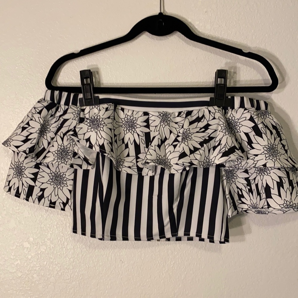 Spring Flower Shoulder crop top